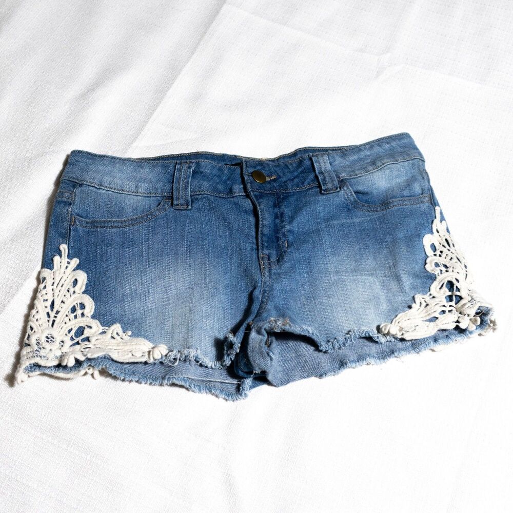 Boho Crochet Lace Cutoff Shorts Light Wash Festival Denim 27